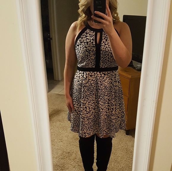 Elle Dress - Picture 1 of 4